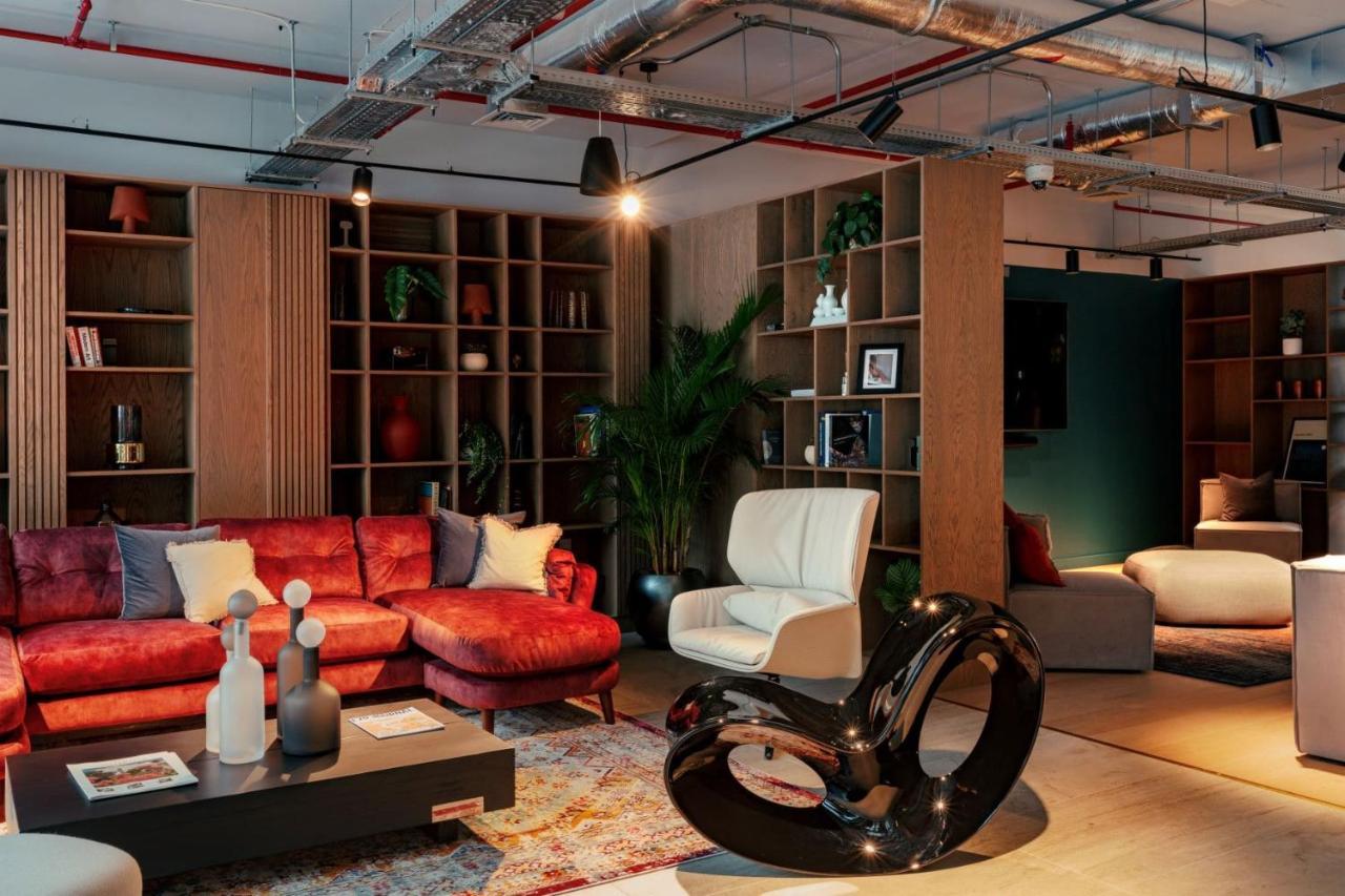 Coppermaker Square In Stratford Aparthotel London Bagian luar foto