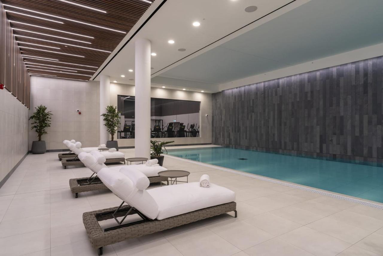 Coppermaker Square In Stratford Aparthotel London Bagian luar foto