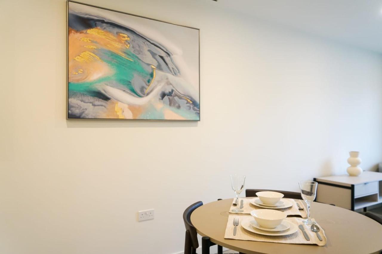 Coppermaker Square In Stratford Aparthotel London Bagian luar foto