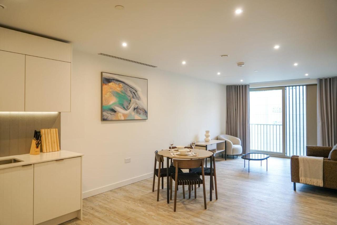 Coppermaker Square In Stratford Aparthotel London Bagian luar foto