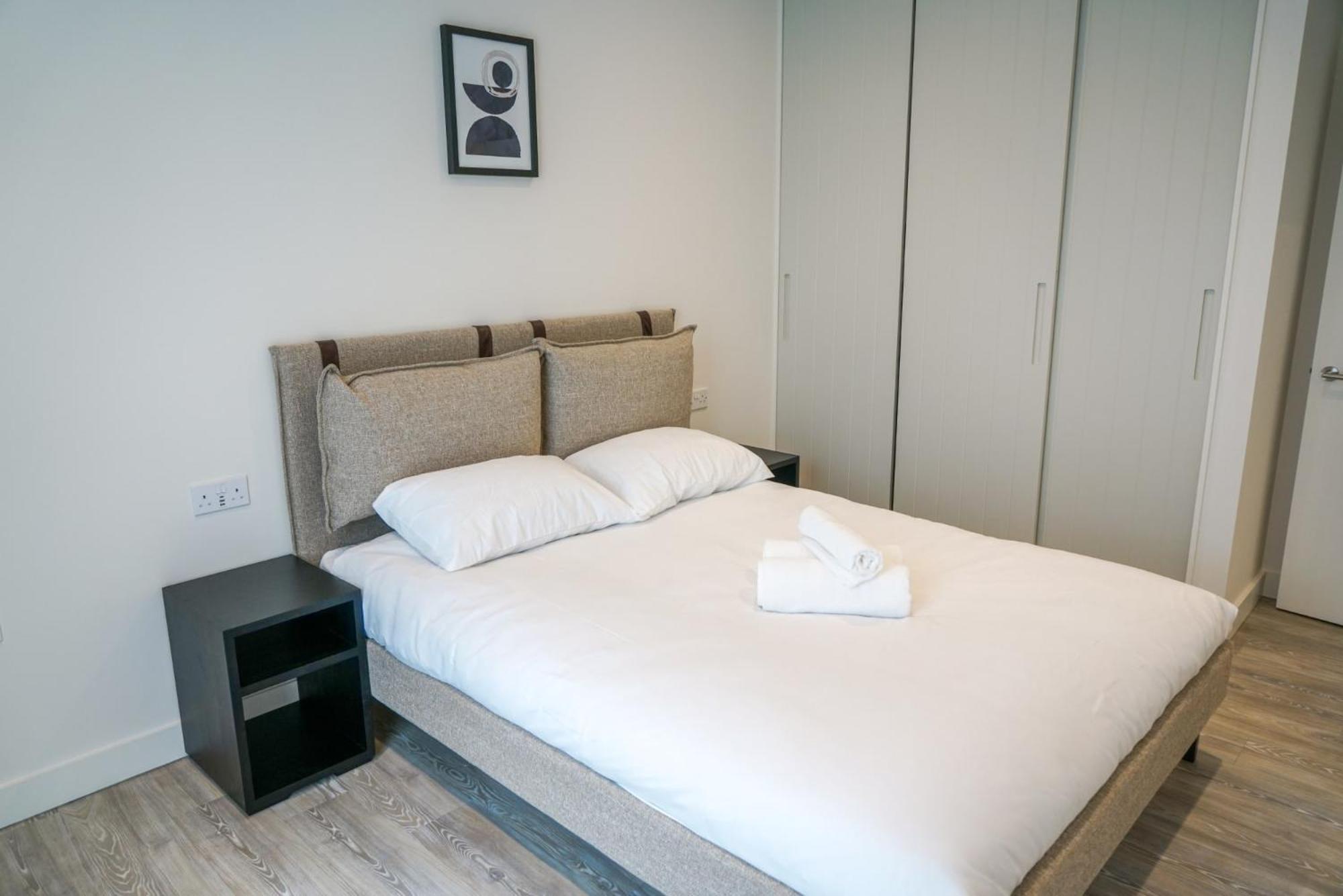 Coppermaker Square In Stratford Aparthotel London Bagian luar foto